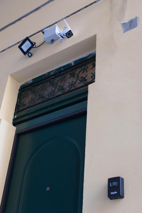 Centro, A Windows On The Monuments Apartment Naples