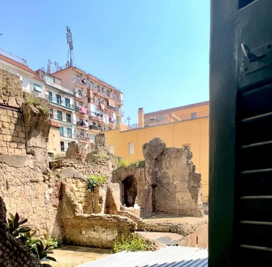 Centro, A Windows On The Monuments